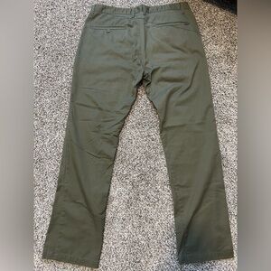 Like-new Volcom jeans